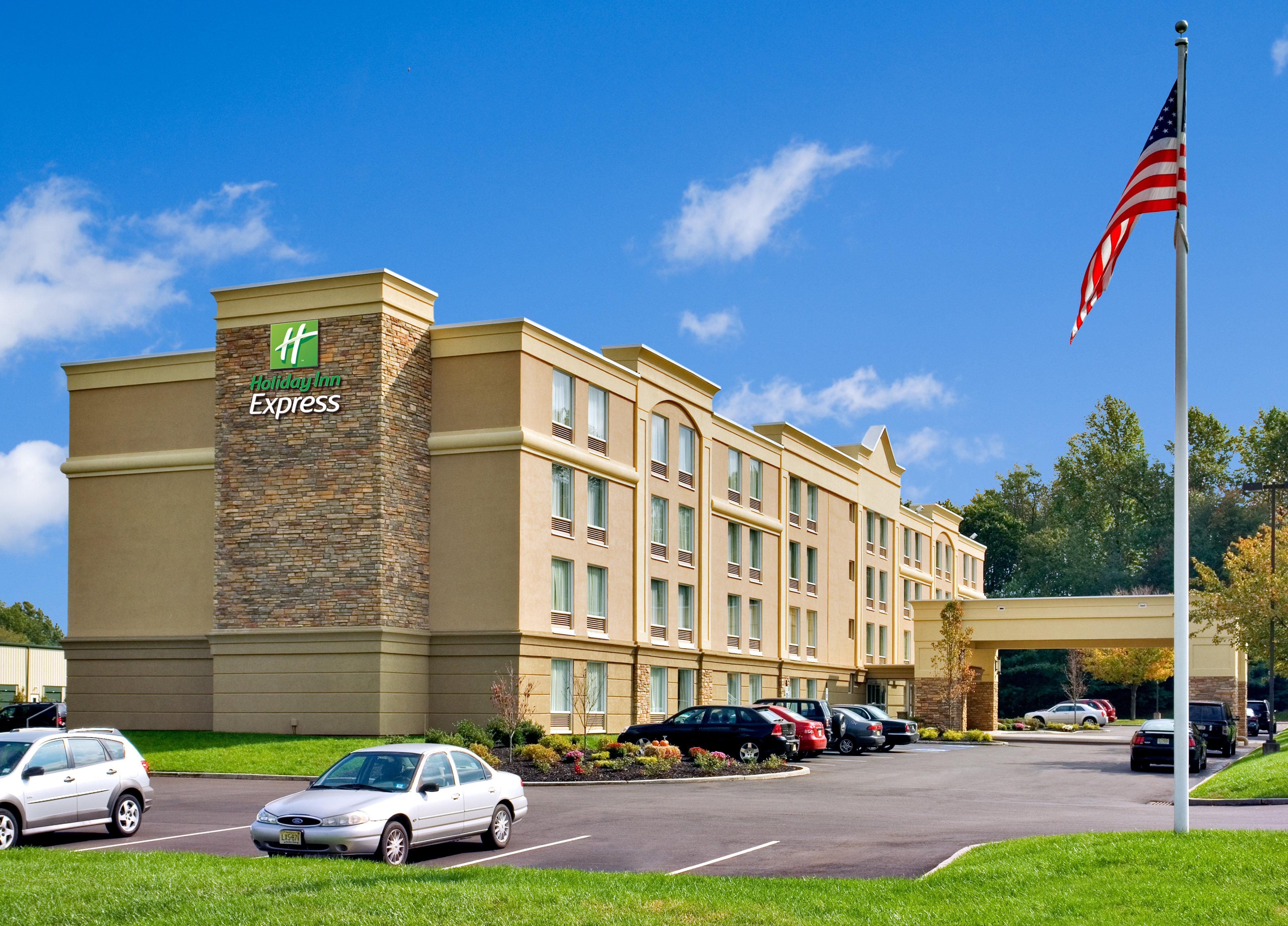 Holiday Inn Express & Suites West Long Branch - Eatontown, An Ihg Hotel Exteriör bild