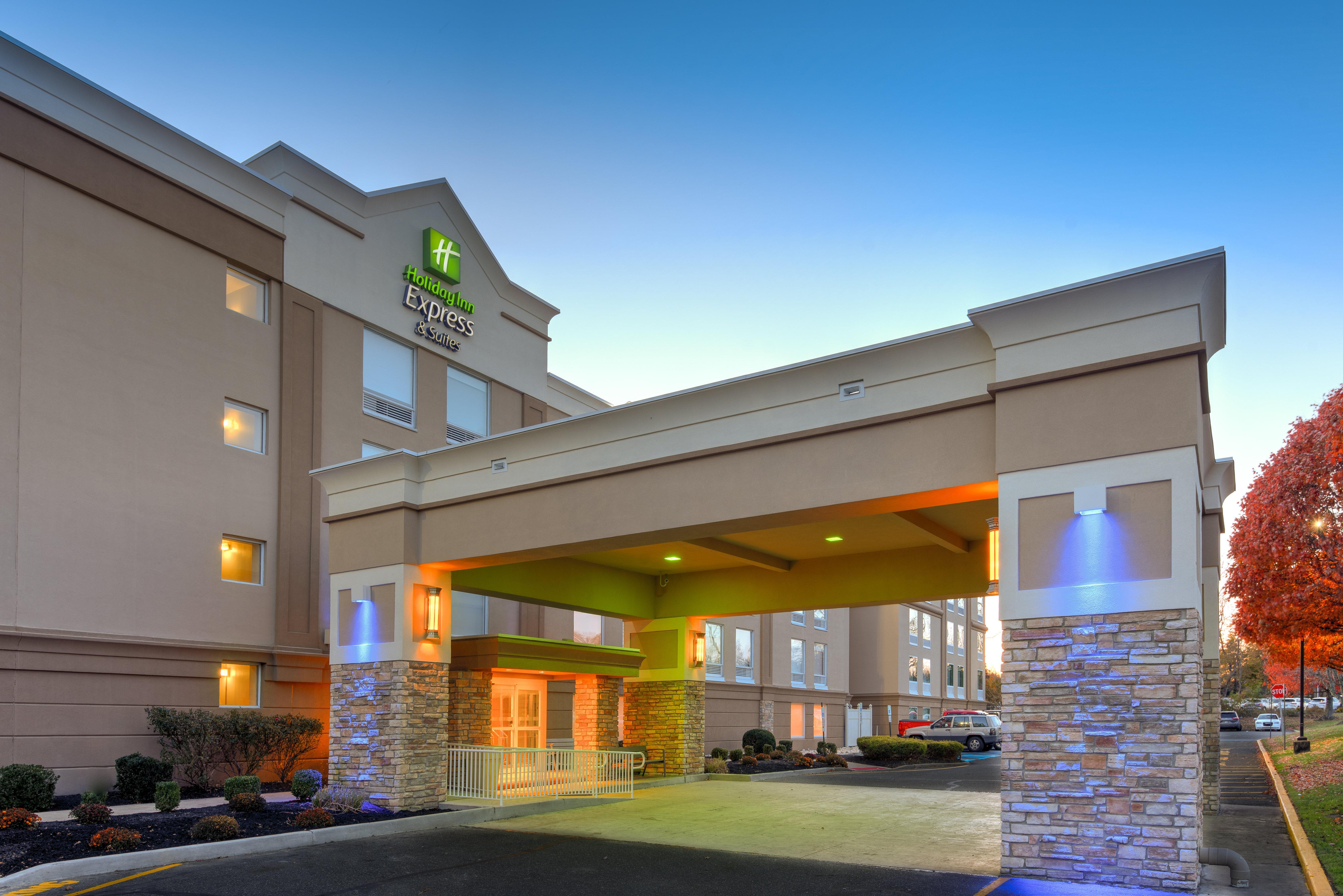 Holiday Inn Express & Suites West Long Branch - Eatontown By Ihg Exteriör bild