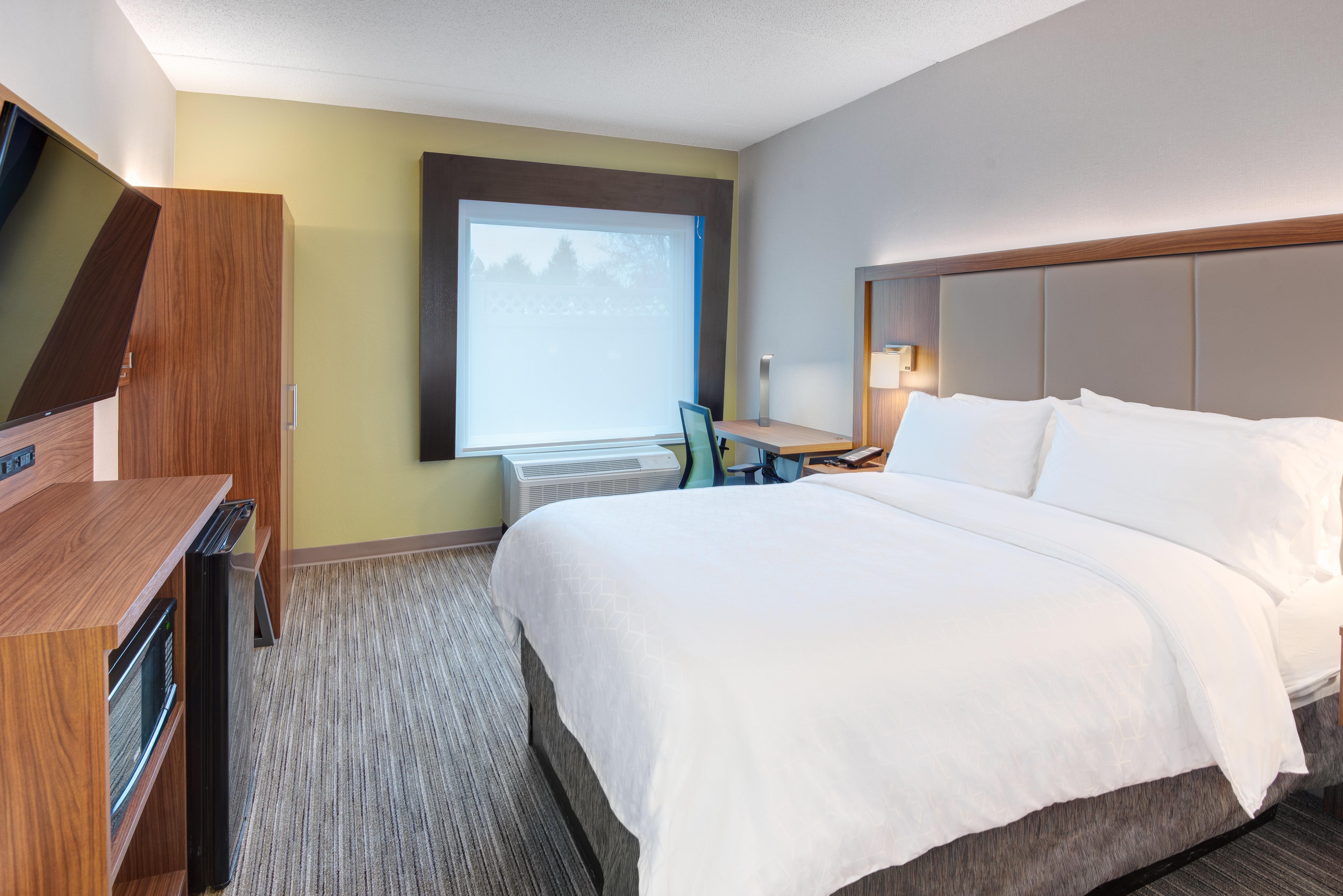 Holiday Inn Express & Suites West Long Branch - Eatontown By Ihg Exteriör bild