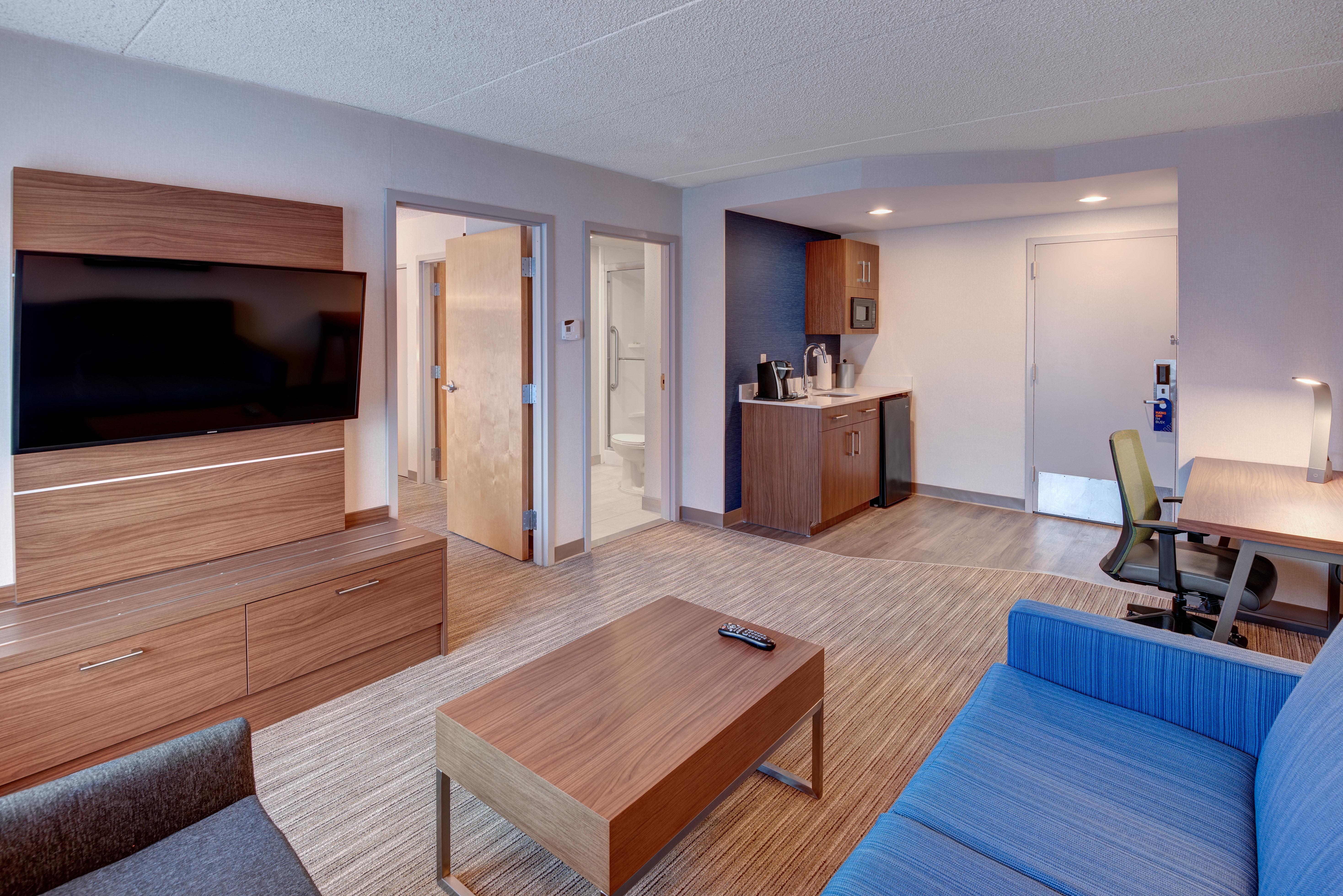 Holiday Inn Express & Suites West Long Branch - Eatontown By Ihg Exteriör bild