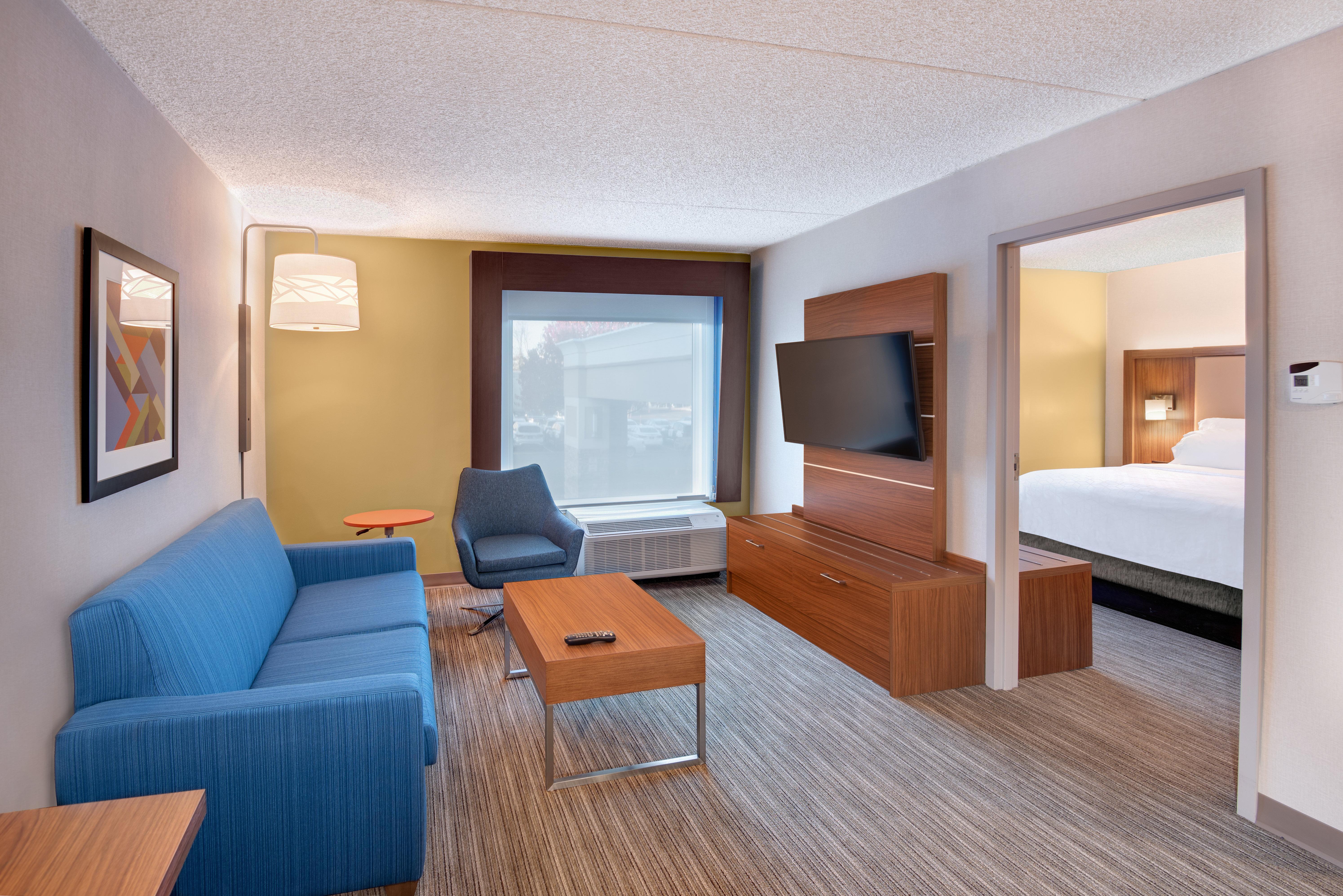Holiday Inn Express & Suites West Long Branch - Eatontown By Ihg Exteriör bild