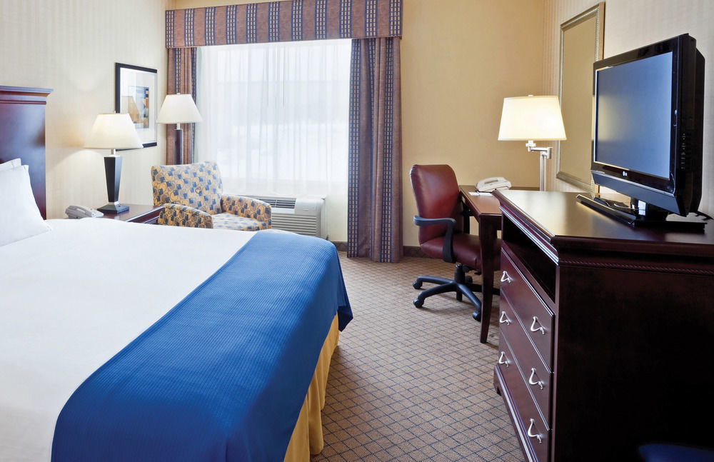 Holiday Inn Express & Suites West Long Branch - Eatontown By Ihg Exteriör bild