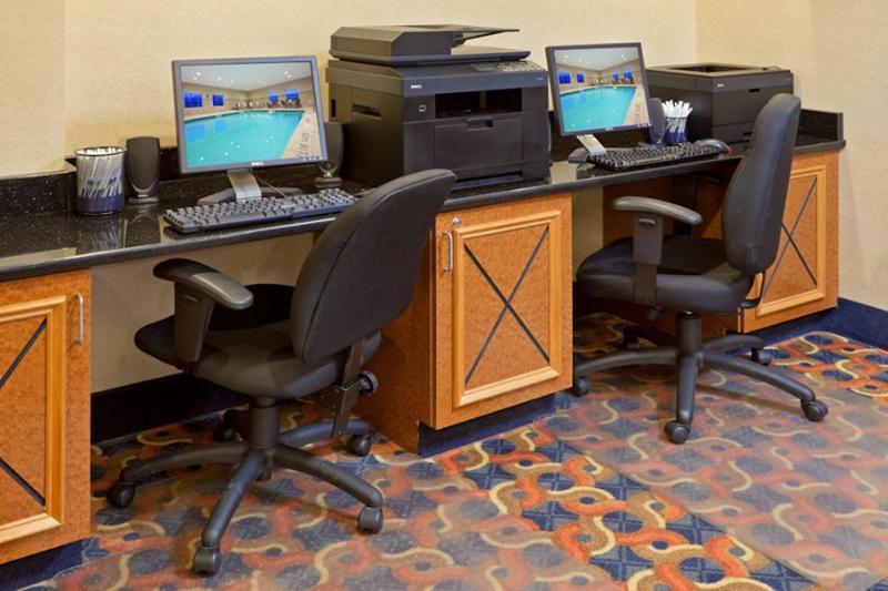 Holiday Inn Express & Suites West Long Branch - Eatontown By Ihg Exteriör bild