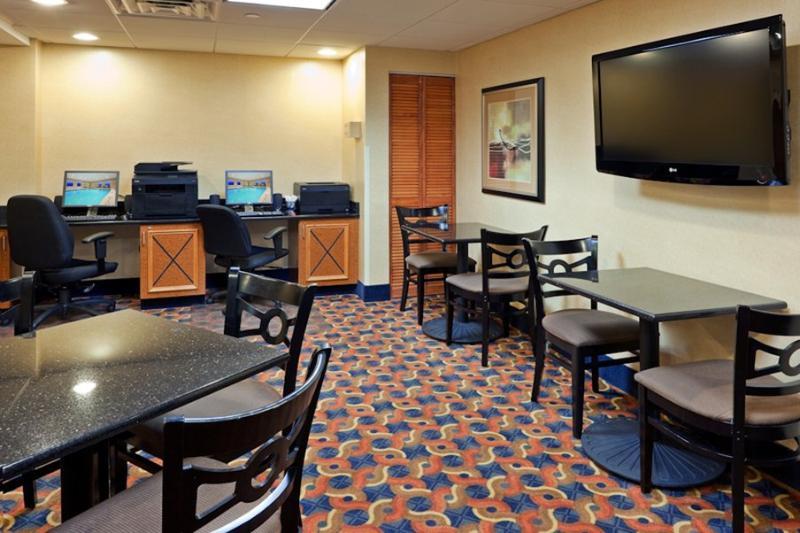 Holiday Inn Express & Suites West Long Branch - Eatontown By Ihg Exteriör bild