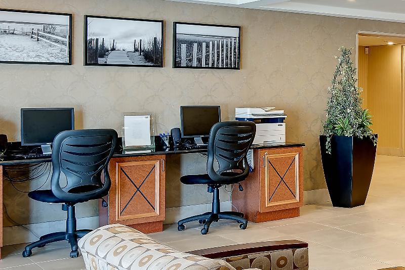 Holiday Inn Express & Suites West Long Branch - Eatontown By Ihg Exteriör bild