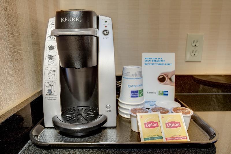Holiday Inn Express & Suites West Long Branch - Eatontown By Ihg Exteriör bild